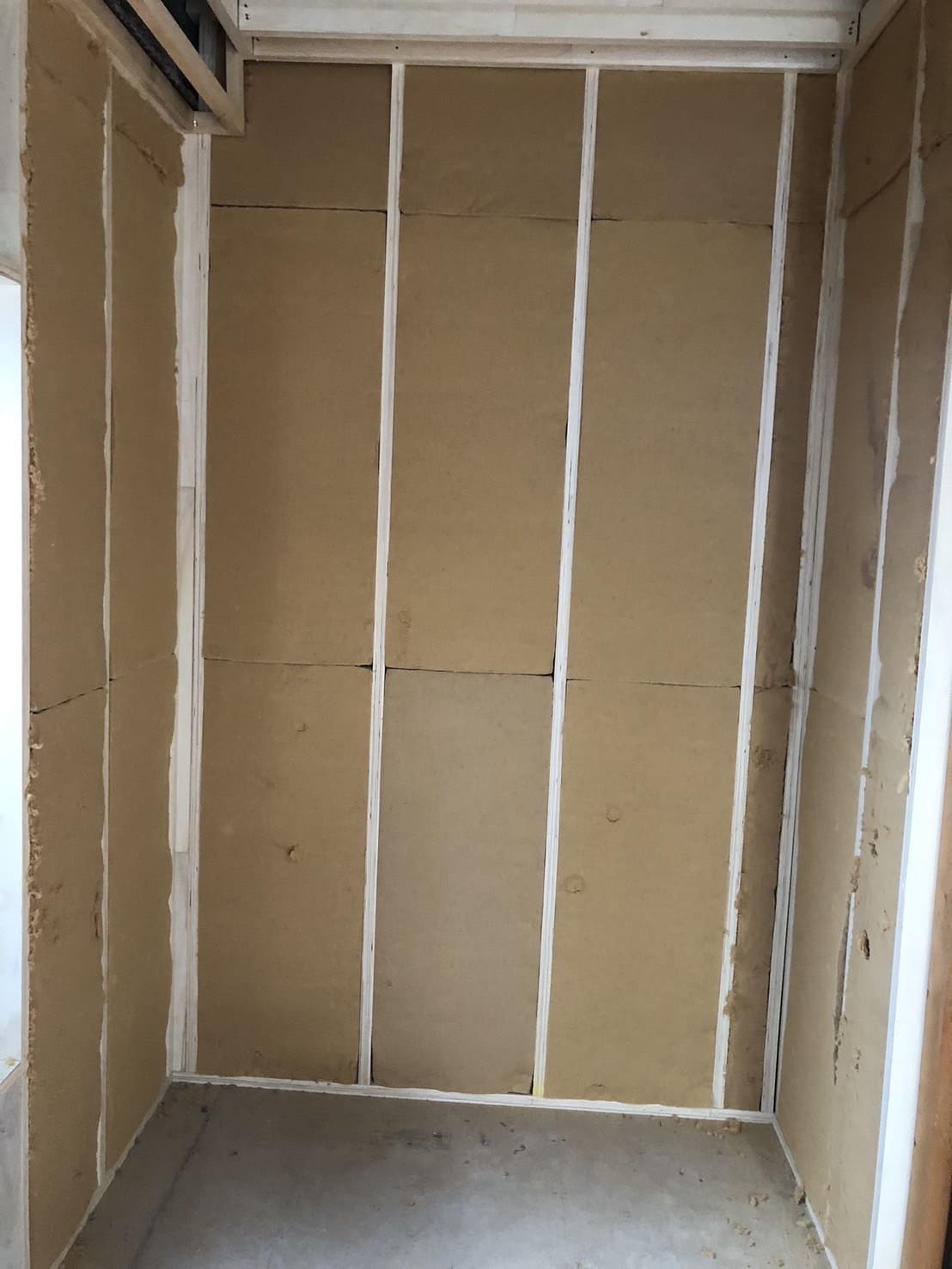 途中経過、遮音シート張り。ソフティク入れ